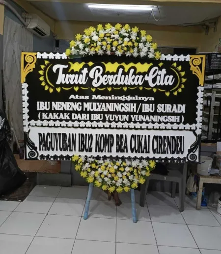 Papan Bunga Duka Banyuaeng Karangnongko